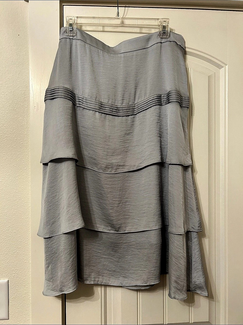 Banana Republic Gray Layered Midi Skirt Like New